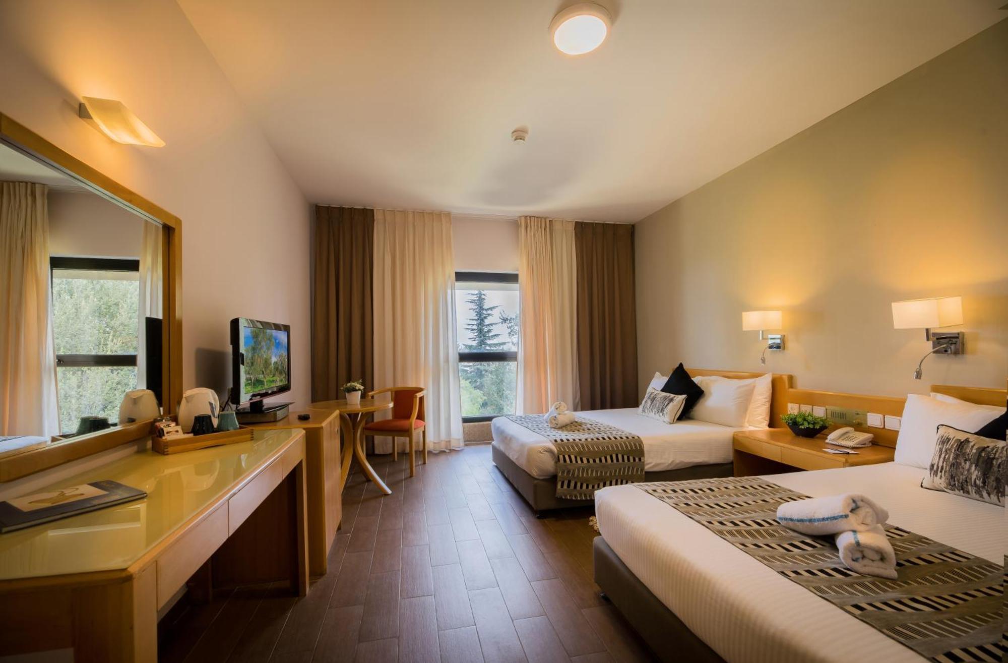 C Hotel Neve Ilan Exteriér fotografie