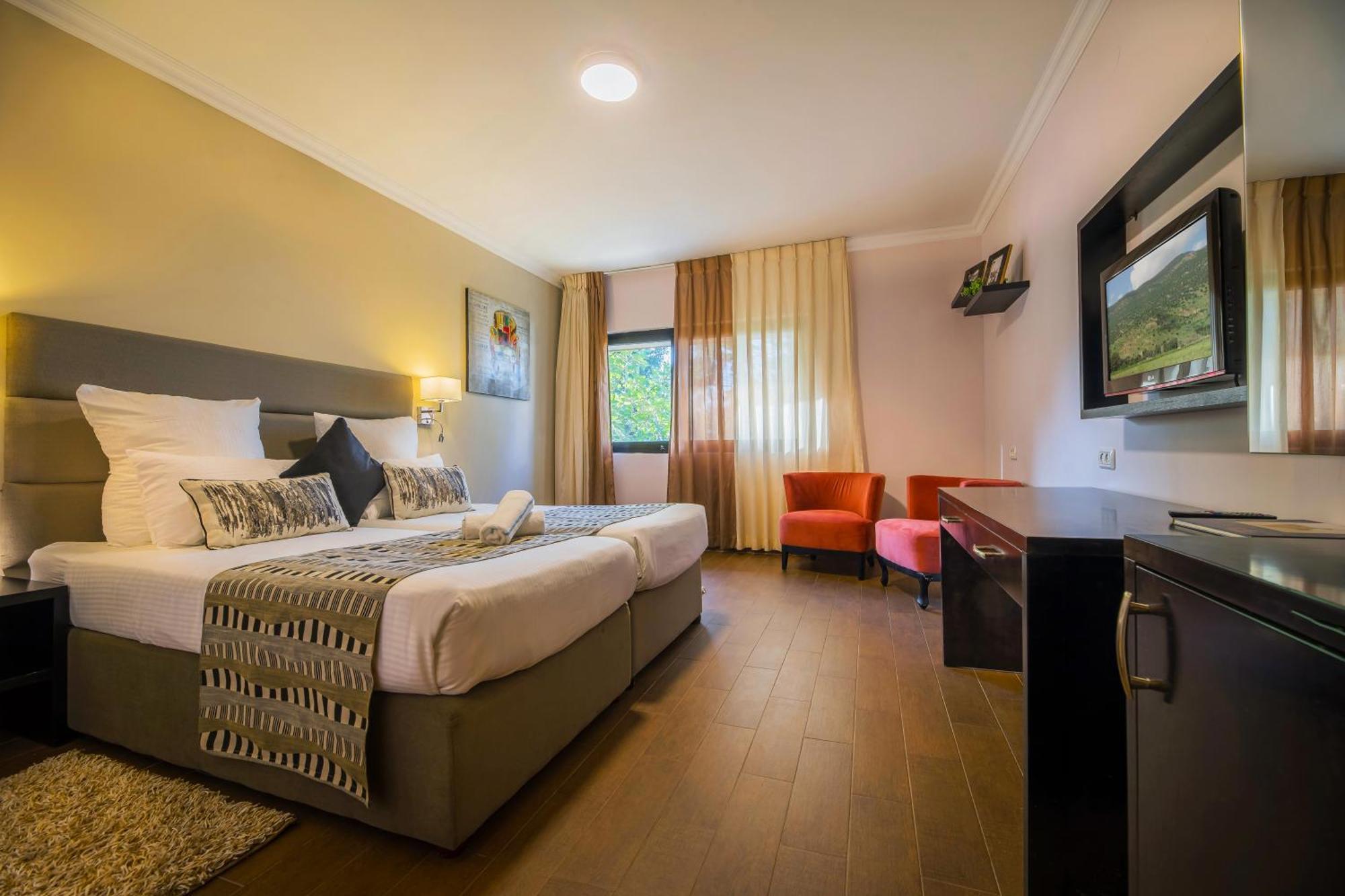 C Hotel Neve Ilan Exteriér fotografie