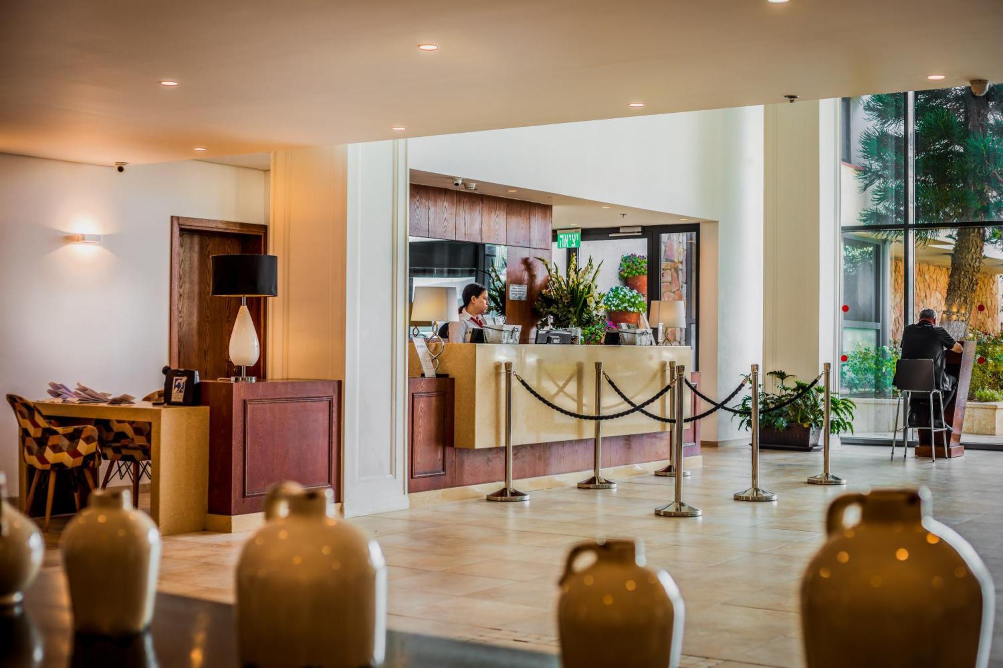 C Hotel Neve Ilan Exteriér fotografie