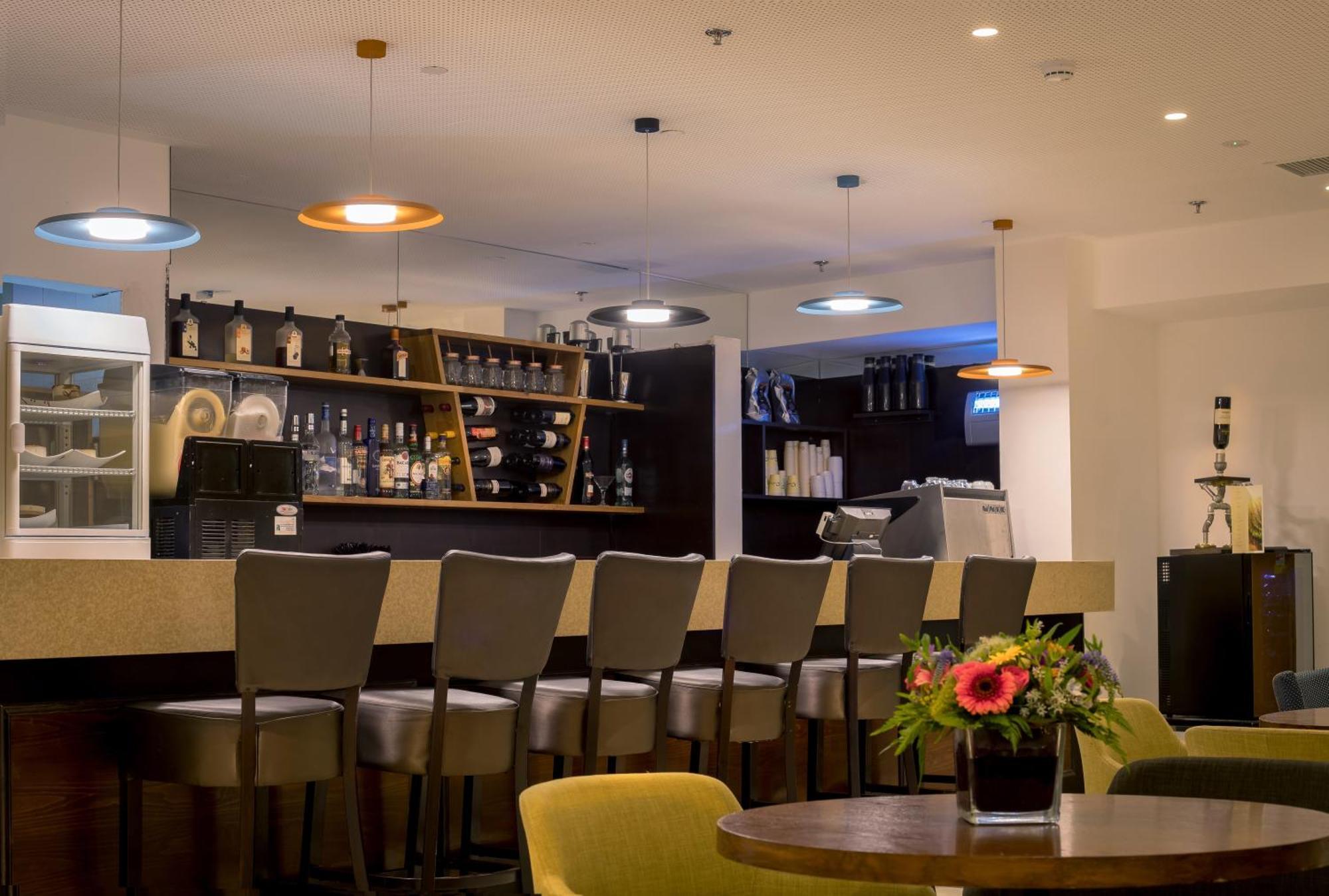 C Hotel Neve Ilan Exteriér fotografie